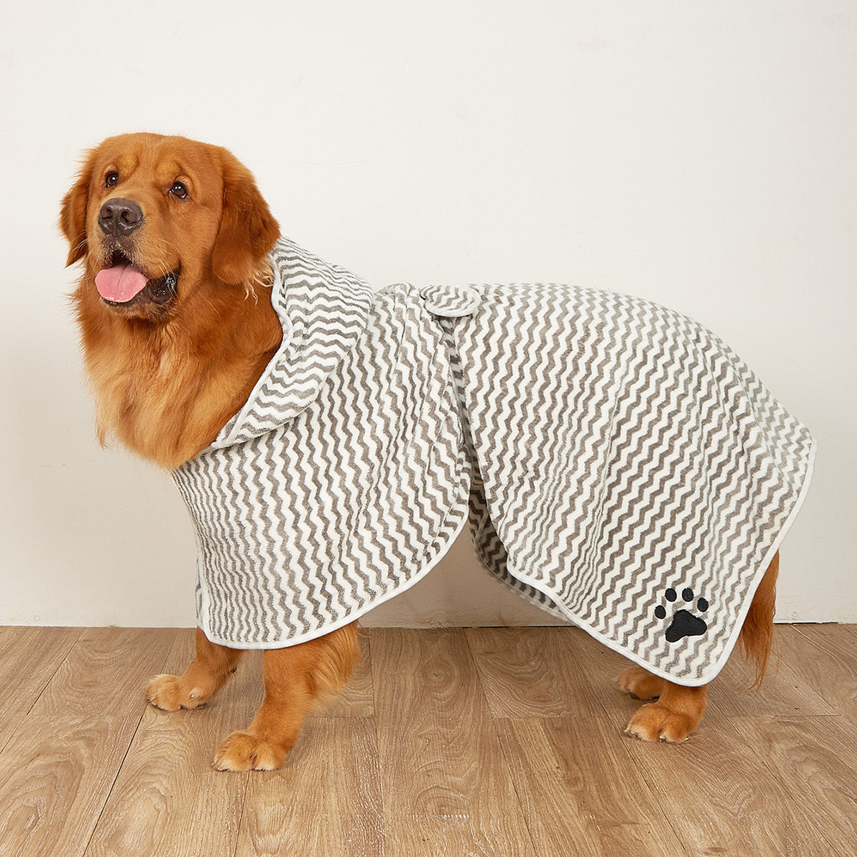 Cozy Microfiber Pet Bathrobe – Dry & Happy in Minutes